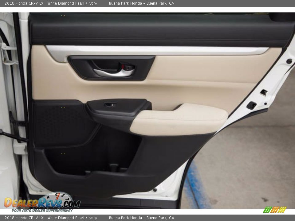 2018 Honda CR-V LX White Diamond Pearl / Ivory Photo #30