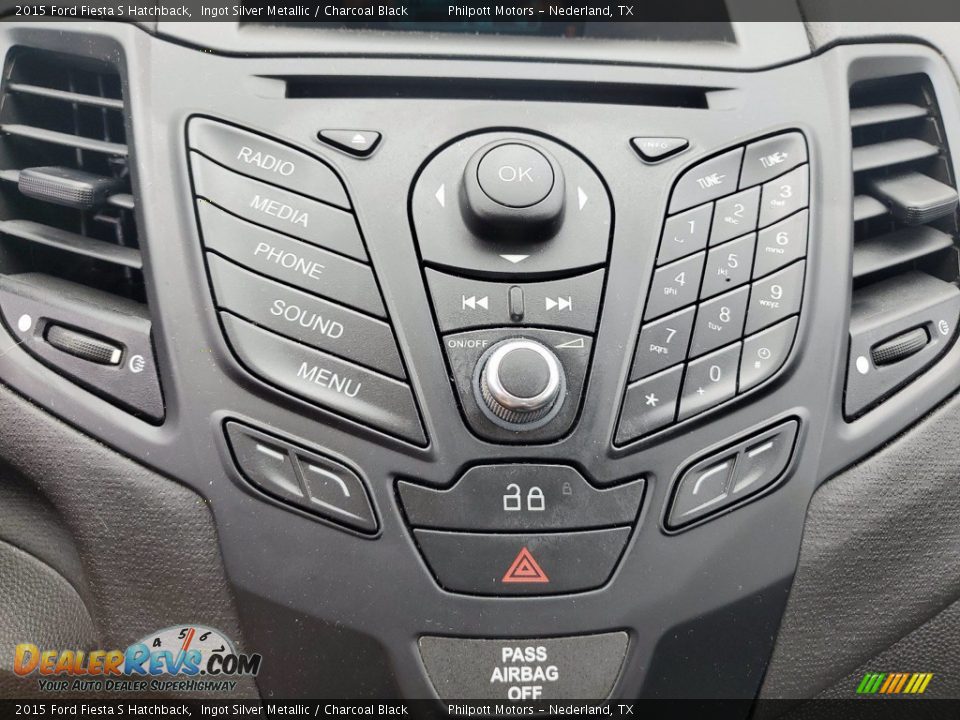 Controls of 2015 Ford Fiesta S Hatchback Photo #17