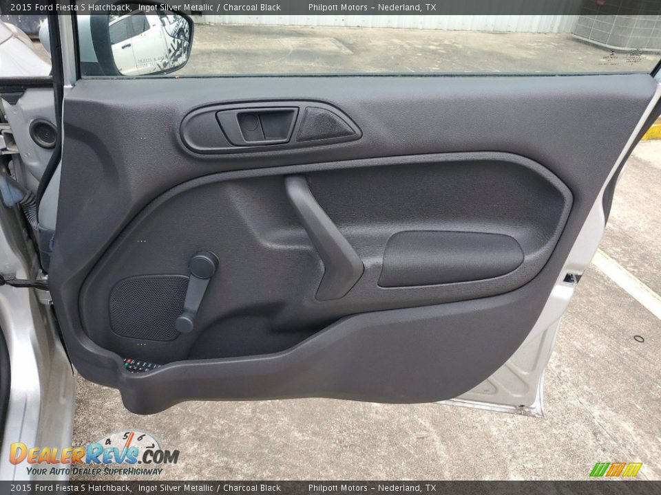 Door Panel of 2015 Ford Fiesta S Hatchback Photo #23