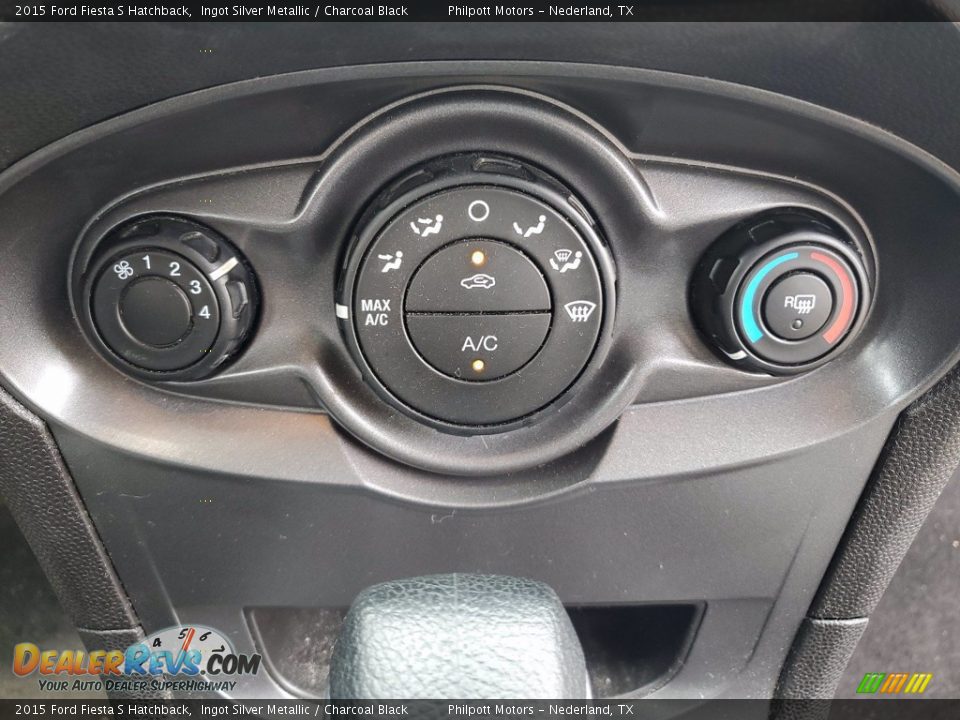 Controls of 2015 Ford Fiesta S Hatchback Photo #25