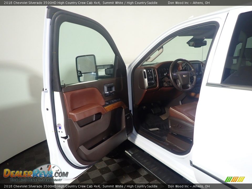 Door Panel of 2018 Chevrolet Silverado 3500HD High Country Crew Cab 4x4 Photo #21