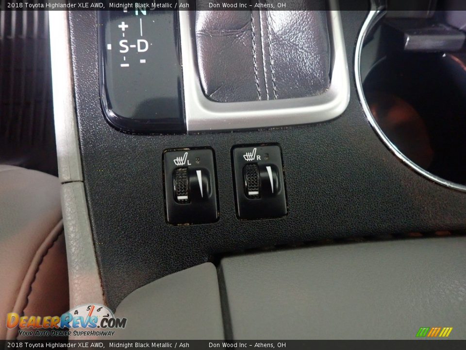 2018 Toyota Highlander XLE AWD Midnight Black Metallic / Ash Photo #3