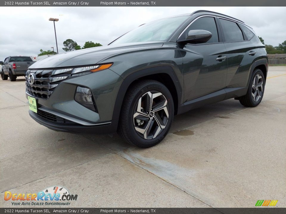 Front 3/4 View of 2022 Hyundai Tucson SEL Photo #2
