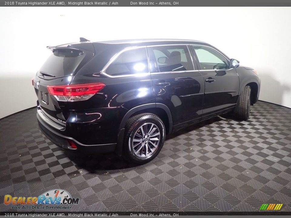 2018 Toyota Highlander XLE AWD Midnight Black Metallic / Ash Photo #21