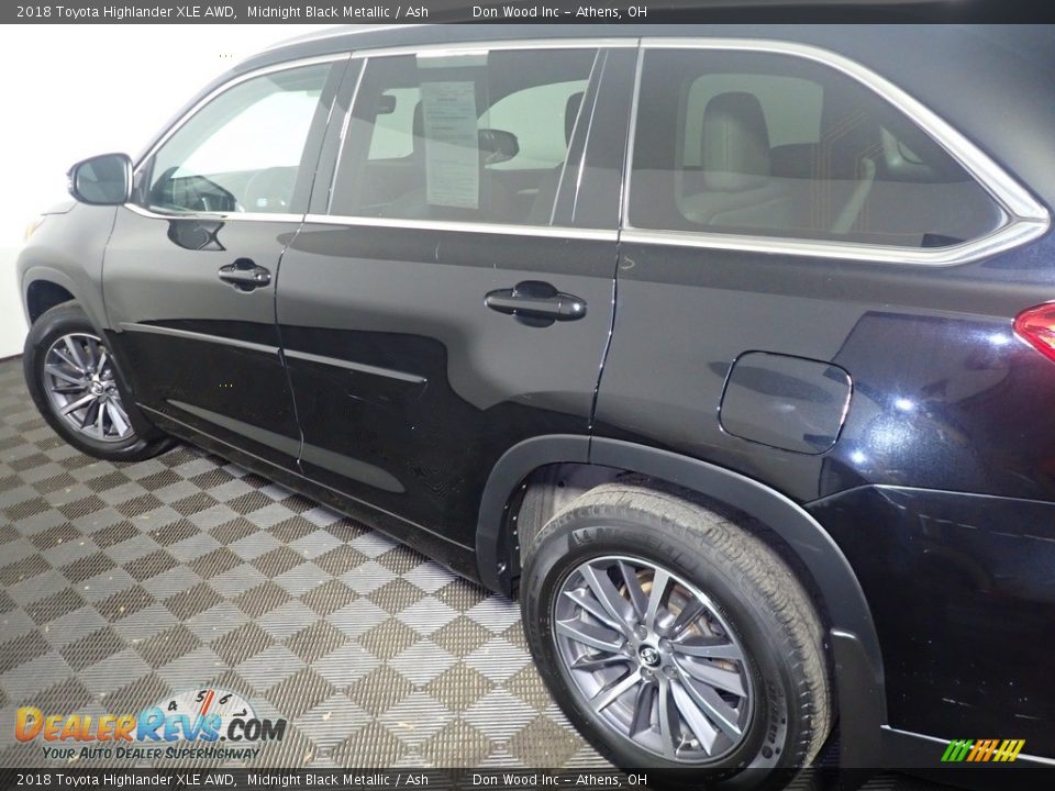 2018 Toyota Highlander XLE AWD Midnight Black Metallic / Ash Photo #22