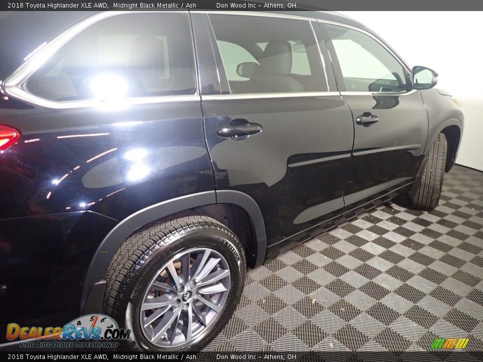 2018 Toyota Highlander XLE AWD Midnight Black Metallic / Ash Photo #23