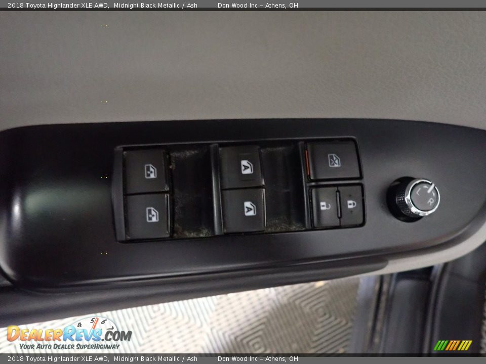 2018 Toyota Highlander XLE AWD Midnight Black Metallic / Ash Photo #25