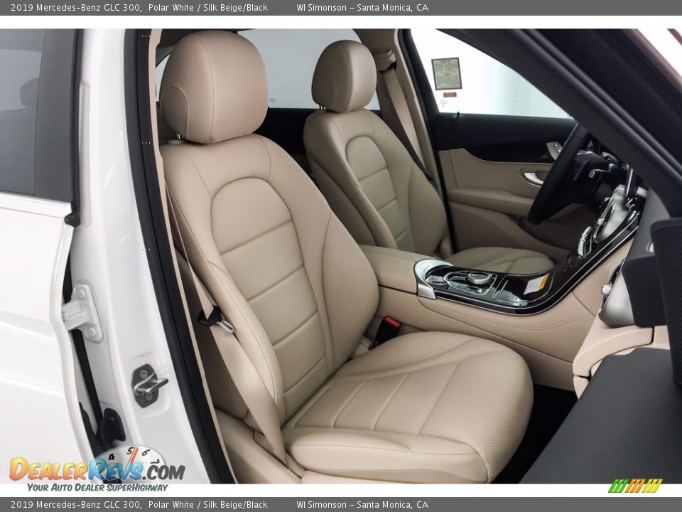 2019 Mercedes-Benz GLC 300 Polar White / Silk Beige/Black Photo #5