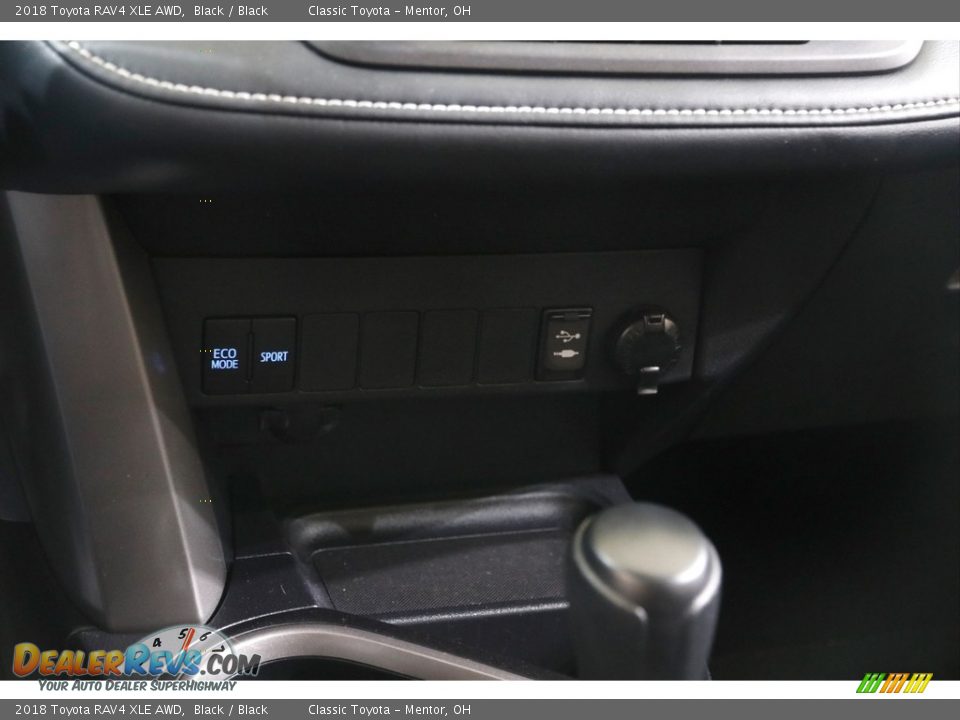 2018 Toyota RAV4 XLE AWD Black / Black Photo #12