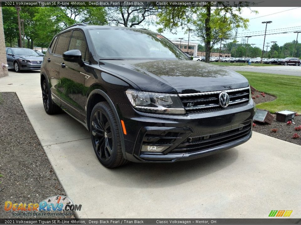 Front 3/4 View of 2021 Volkswagen Tiguan SE R-Line 4Motion Photo #1