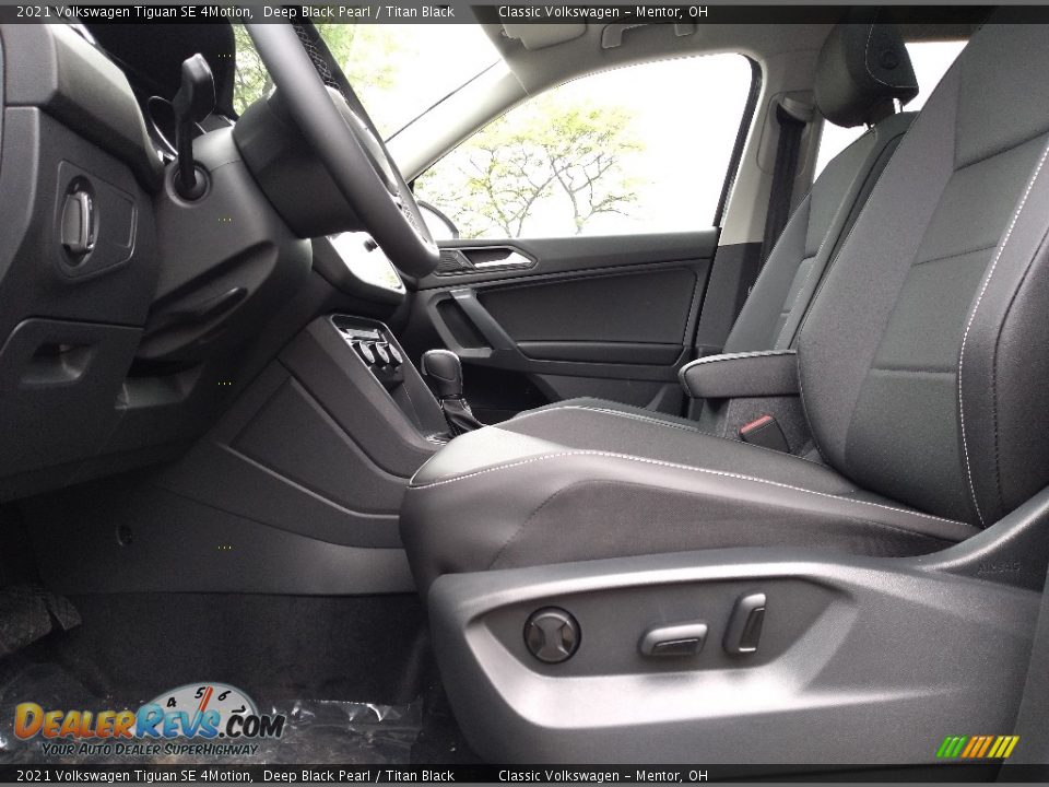 2021 Volkswagen Tiguan SE 4Motion Deep Black Pearl / Titan Black Photo #4