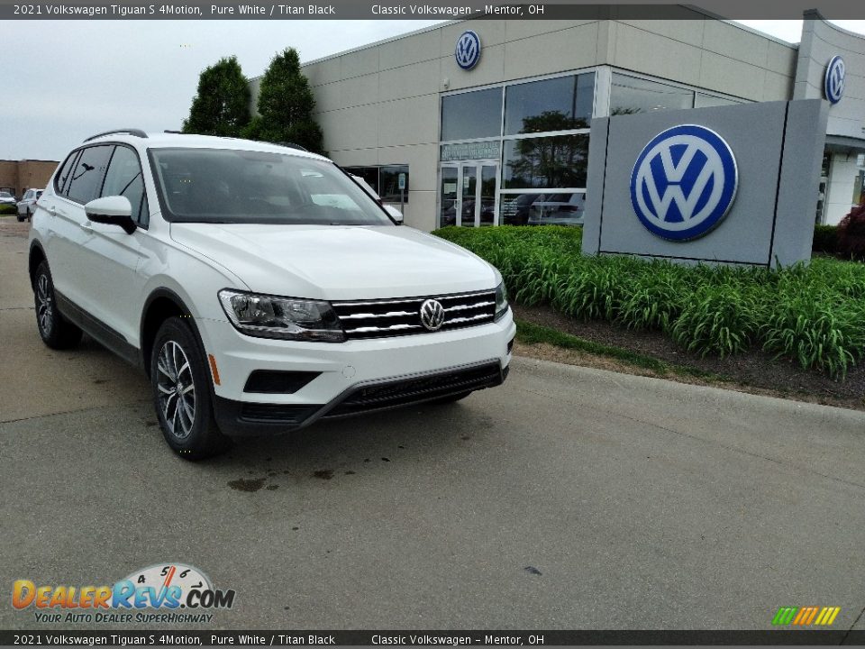 Front 3/4 View of 2021 Volkswagen Tiguan S 4Motion Photo #1