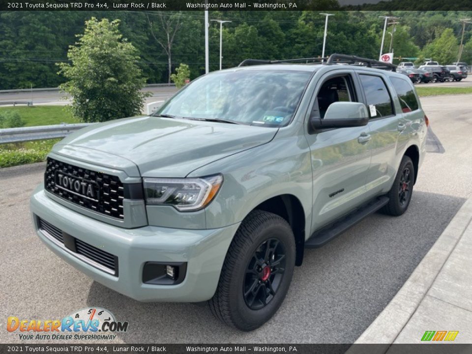 Front 3/4 View of 2021 Toyota Sequoia TRD Pro 4x4 Photo #7