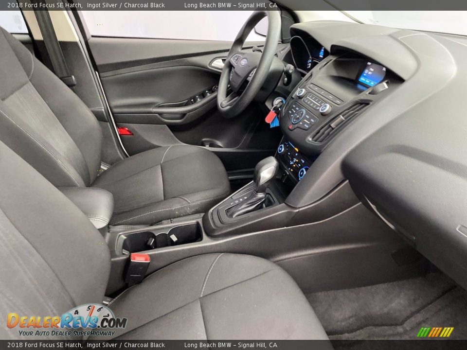 2018 Ford Focus SE Hatch Ingot Silver / Charcoal Black Photo #31