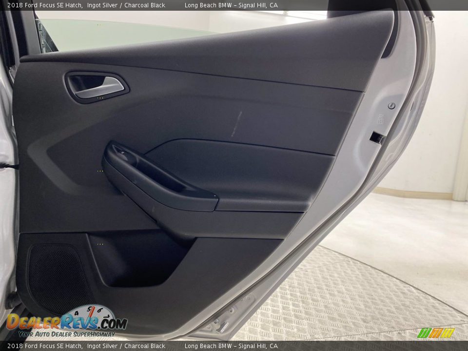 2018 Ford Focus SE Hatch Ingot Silver / Charcoal Black Photo #33