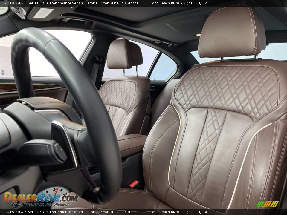 Front Seat of 2018 BMW 5 Series 530e iPerfomance Sedan Photo #17