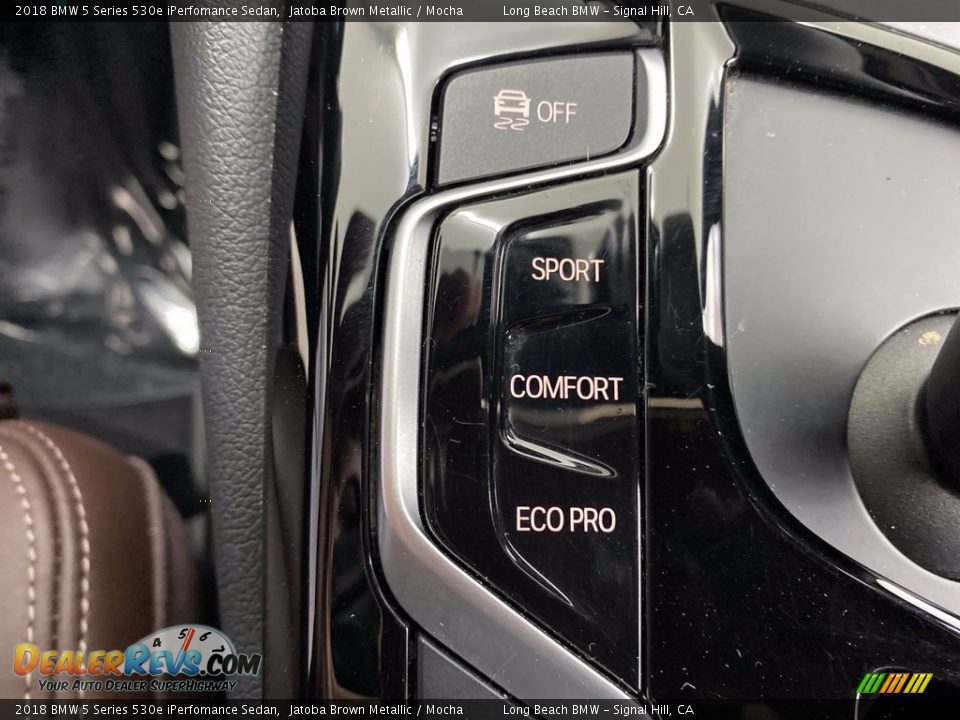 Controls of 2018 BMW 5 Series 530e iPerfomance Sedan Photo #28