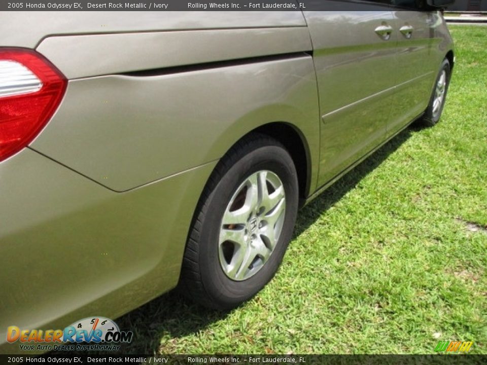 2005 Honda Odyssey EX Desert Rock Metallic / Ivory Photo #23