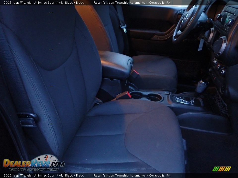 2015 Jeep Wrangler Unlimited Sport 4x4 Black / Black Photo #10