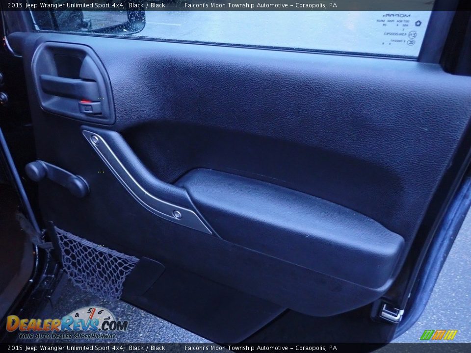 2015 Jeep Wrangler Unlimited Sport 4x4 Black / Black Photo #13