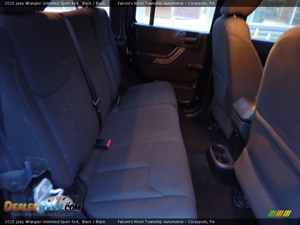 2015 Jeep Wrangler Unlimited Sport 4x4 Black / Black Photo #14