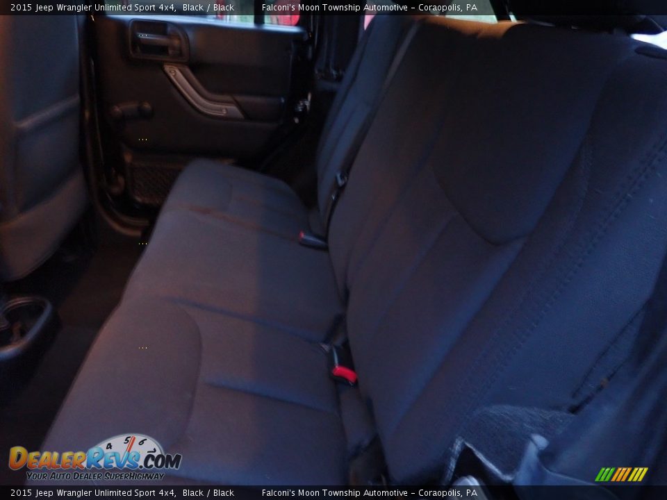 2015 Jeep Wrangler Unlimited Sport 4x4 Black / Black Photo #16