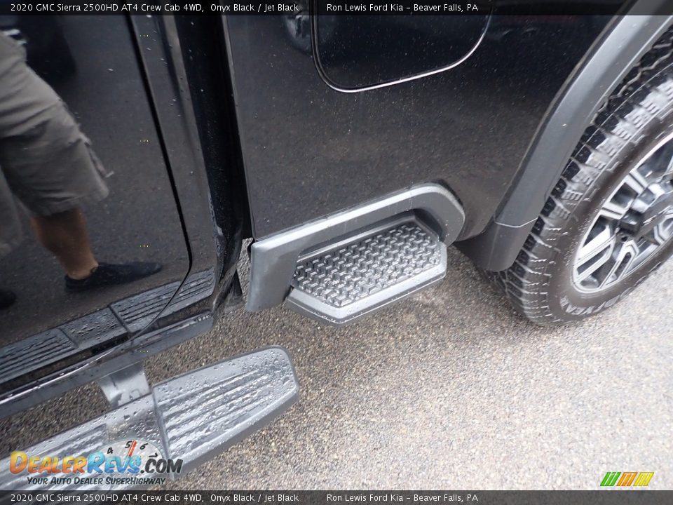 2020 GMC Sierra 2500HD AT4 Crew Cab 4WD Onyx Black / Jet Black Photo #6