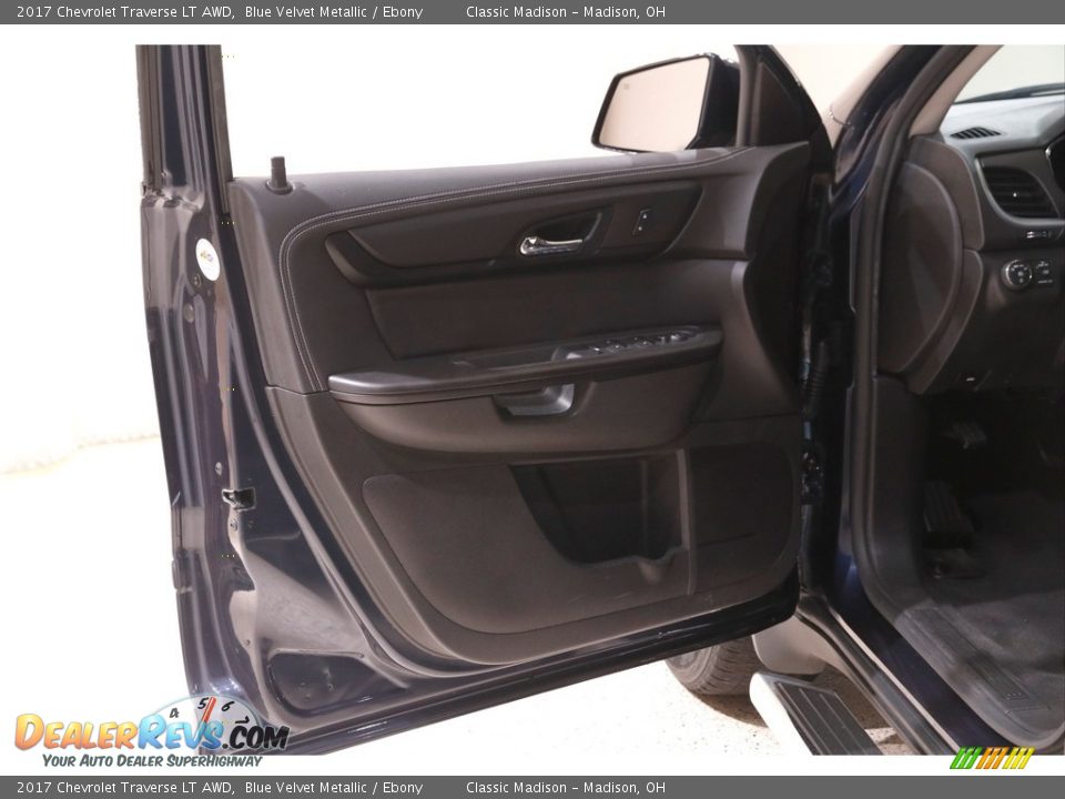 2017 Chevrolet Traverse LT AWD Blue Velvet Metallic / Ebony Photo #4
