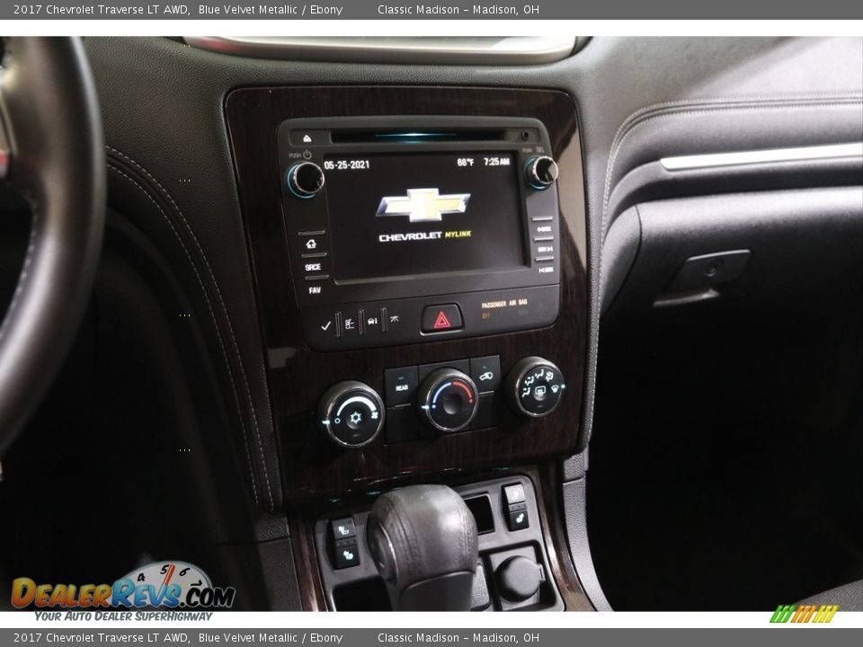 2017 Chevrolet Traverse LT AWD Blue Velvet Metallic / Ebony Photo #9