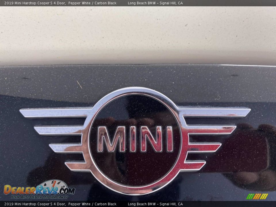 2019 Mini Hardtop Cooper S 4 Door Pepper White / Carbon Black Photo #10