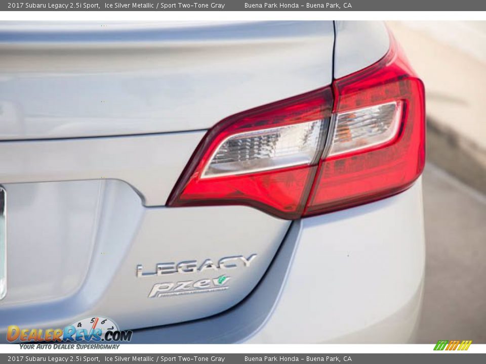 2017 Subaru Legacy 2.5i Sport Ice Silver Metallic / Sport Two-Tone Gray Photo #11