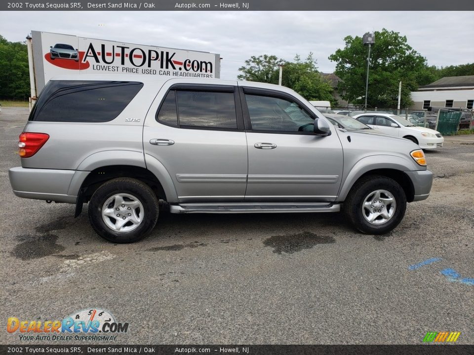 2002 Toyota Sequoia SR5 Desert Sand Mica / Oak Photo #8