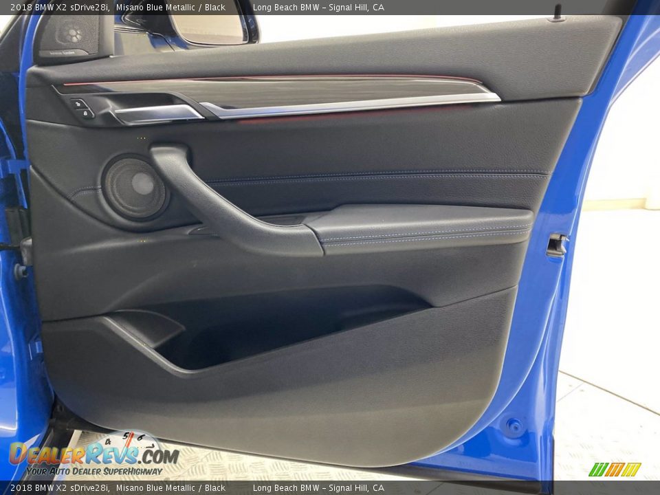 Door Panel of 2018 BMW X2 sDrive28i Photo #32