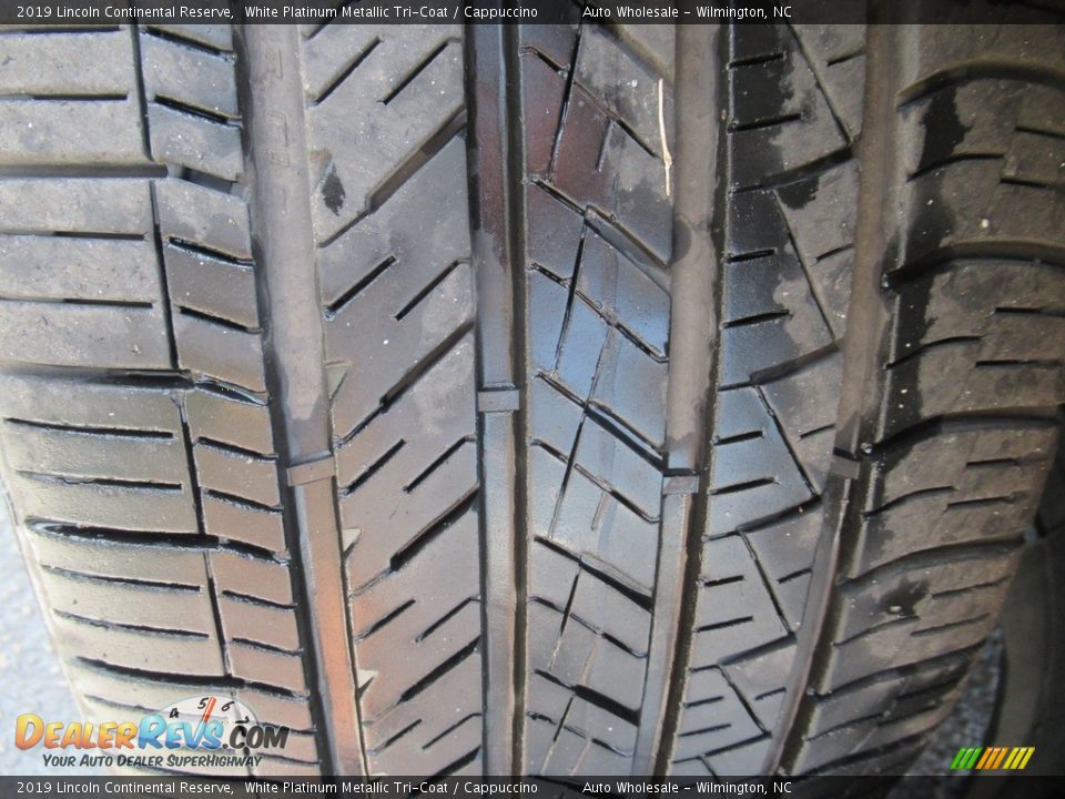 2019 Lincoln Continental Reserve White Platinum Metallic Tri-Coat / Cappuccino Photo #9