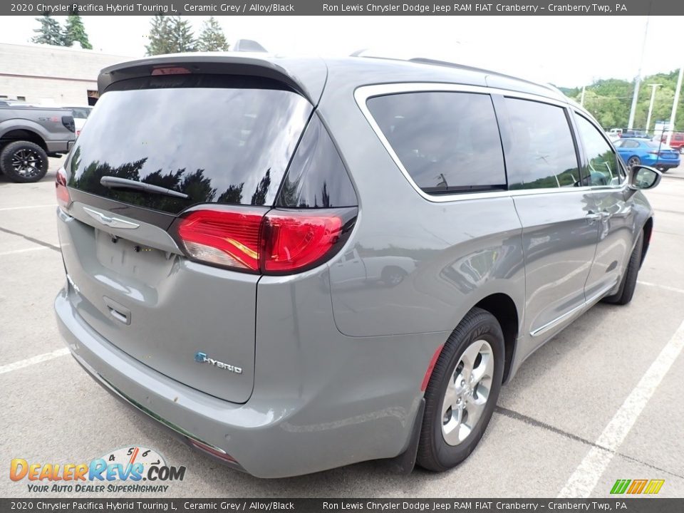 2020 Chrysler Pacifica Hybrid Touring L Ceramic Grey / Alloy/Black Photo #3