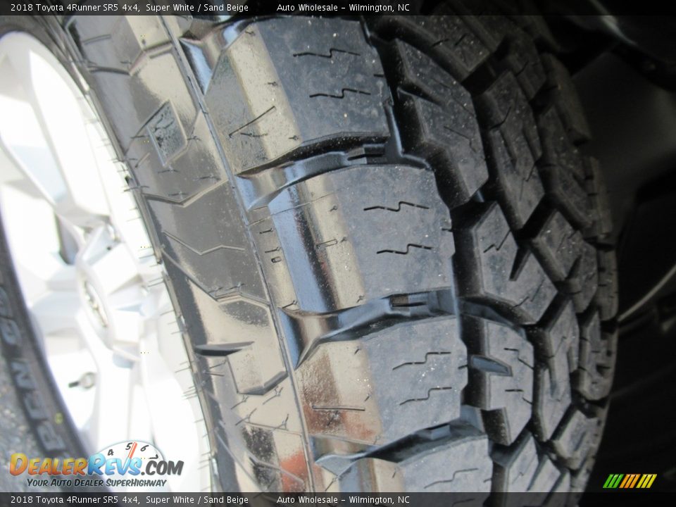2018 Toyota 4Runner SR5 4x4 Super White / Sand Beige Photo #9