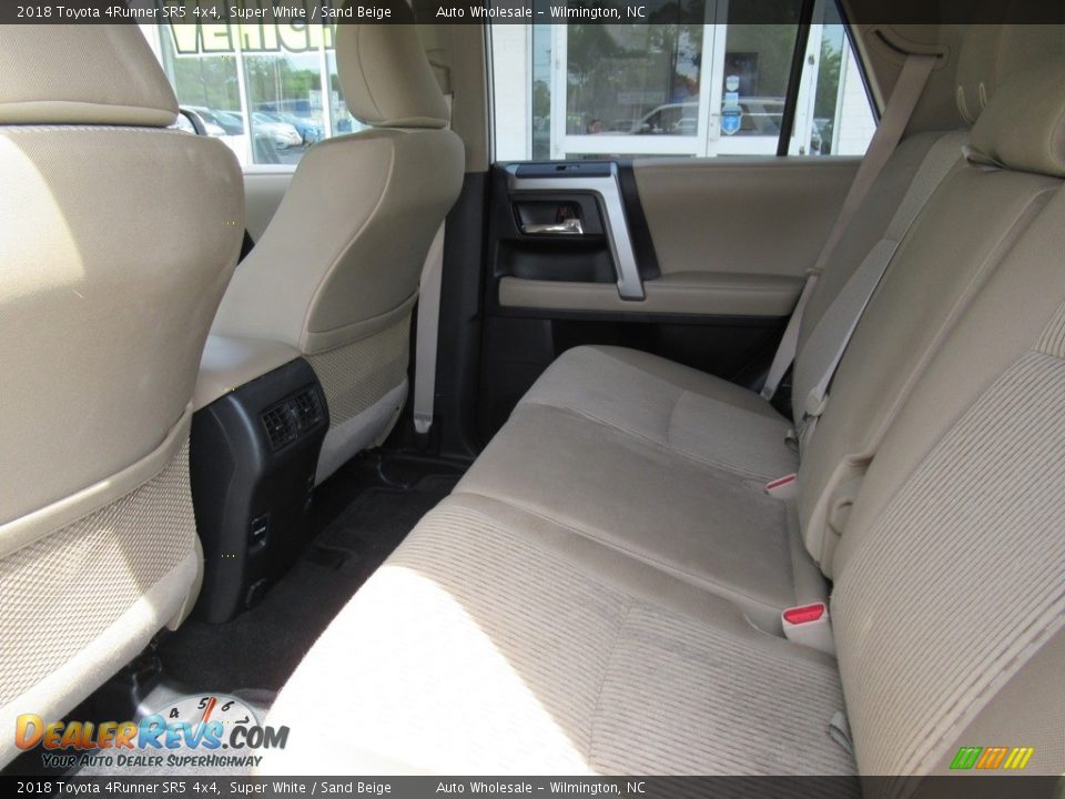 2018 Toyota 4Runner SR5 4x4 Super White / Sand Beige Photo #12