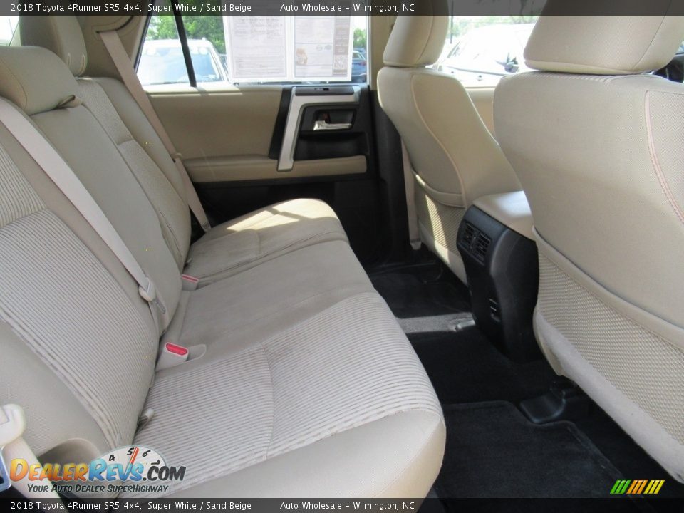 2018 Toyota 4Runner SR5 4x4 Super White / Sand Beige Photo #14