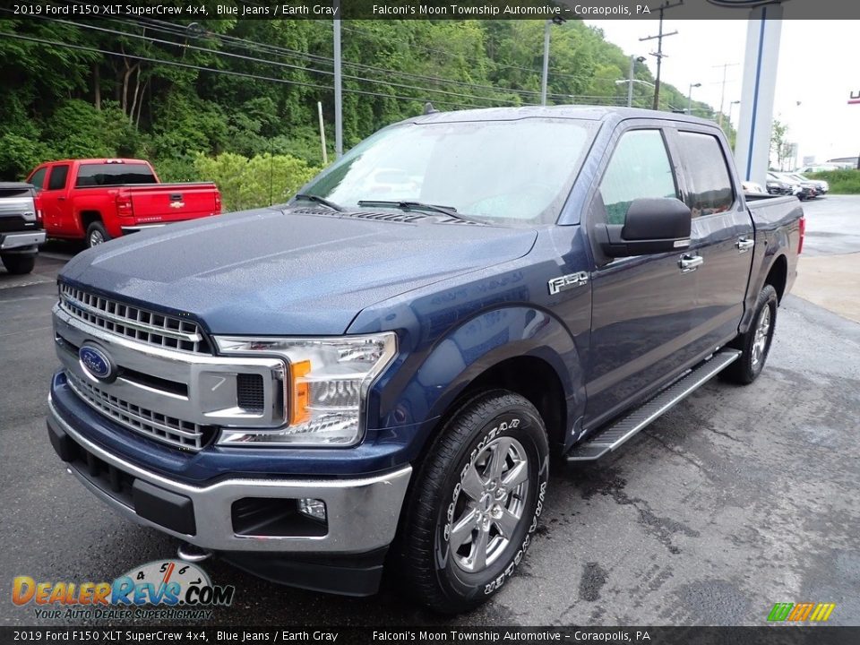 Front 3/4 View of 2019 Ford F150 XLT SuperCrew 4x4 Photo #6