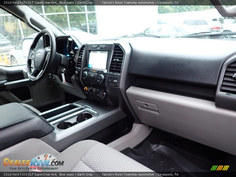 Front Seat of 2019 Ford F150 XLT SuperCrew 4x4 Photo #11