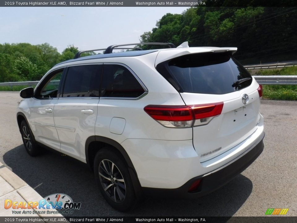 2019 Toyota Highlander XLE AWD Blizzard Pearl White / Almond Photo #12