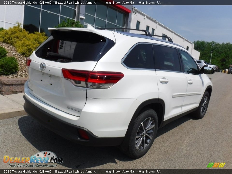 2019 Toyota Highlander XLE AWD Blizzard Pearl White / Almond Photo #14