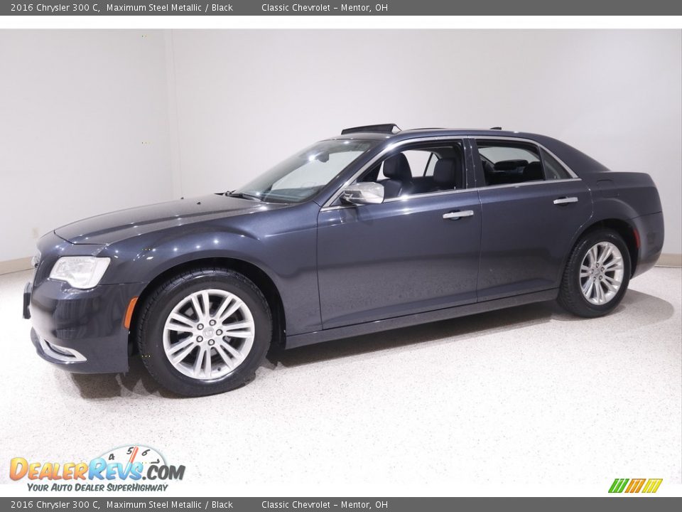 Front 3/4 View of 2016 Chrysler 300 C Photo #3