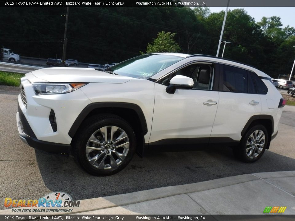 2019 Toyota RAV4 Limited AWD Blizzard White Pearl / Light Gray Photo #17