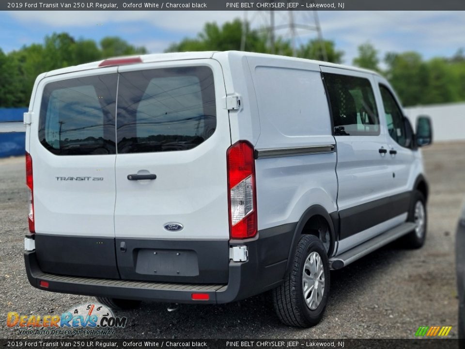 2019 Ford Transit Van 250 LR Regular Oxford White / Charcoal black Photo #4