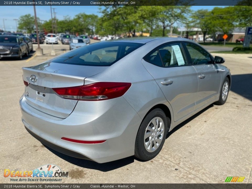 2018 Hyundai Elantra SE Symphony Silver / Gray Photo #2