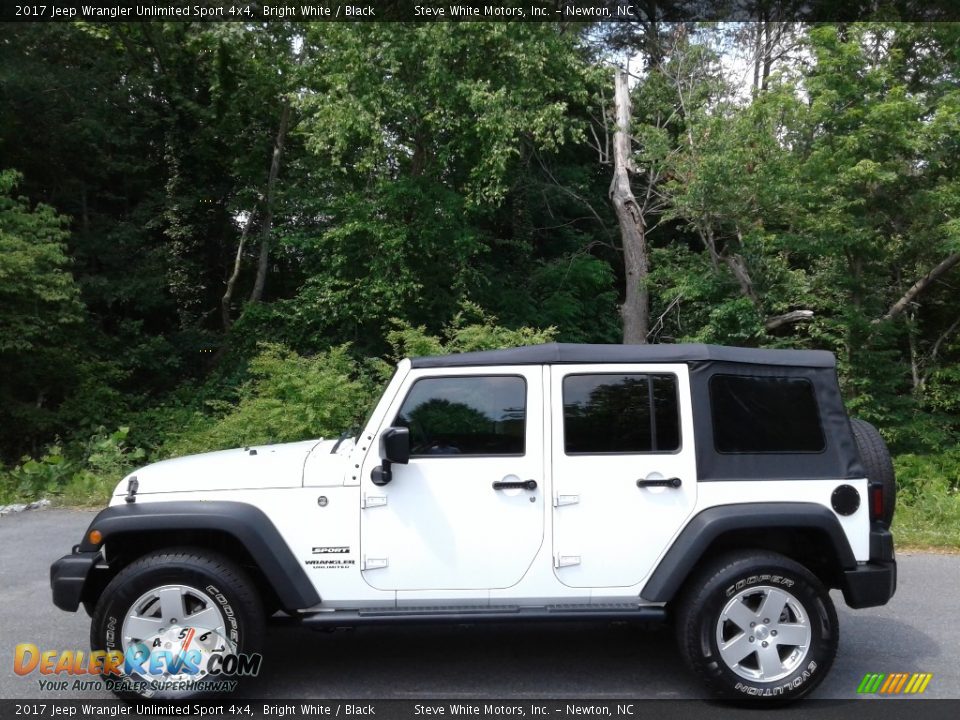 2017 Jeep Wrangler Unlimited Sport 4x4 Bright White / Black Photo #1