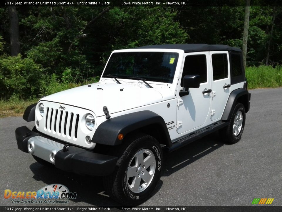 2017 Jeep Wrangler Unlimited Sport 4x4 Bright White / Black Photo #2