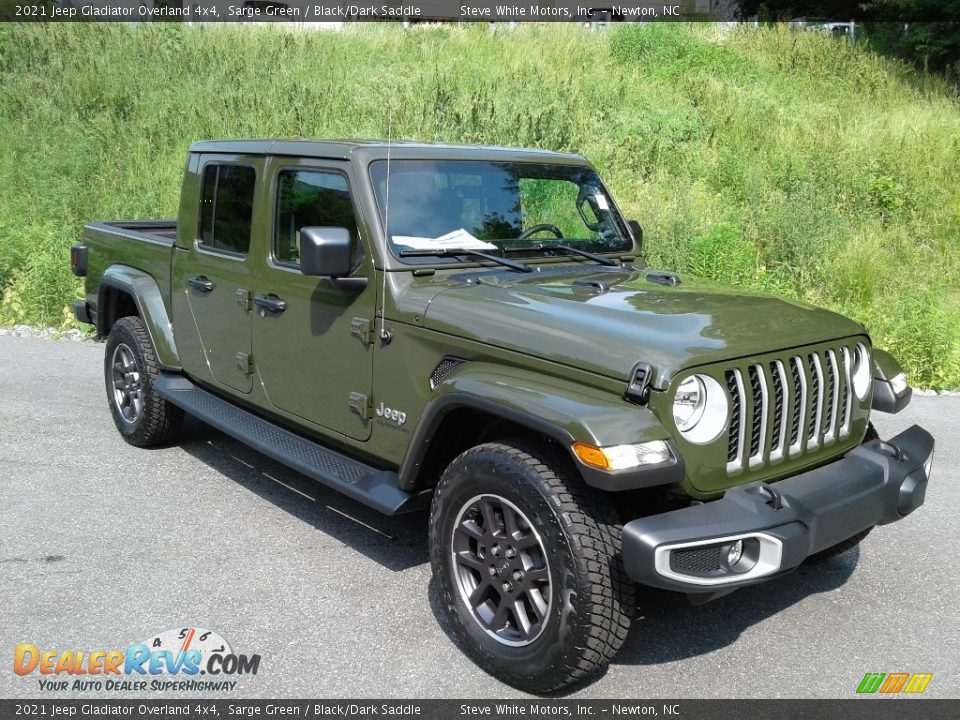 Front 3/4 View of 2021 Jeep Gladiator Overland 4x4 Photo #4