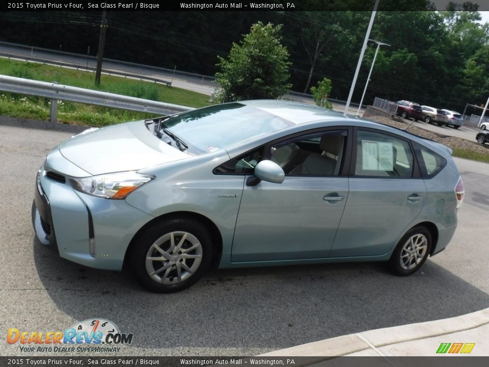 2015 Toyota Prius v Four Sea Glass Pearl / Bisque Photo #12